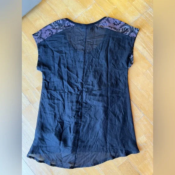 Rock & Republic Black and Purple Short Sleeve Top 60 percent Cotton - Picture 5 of 8